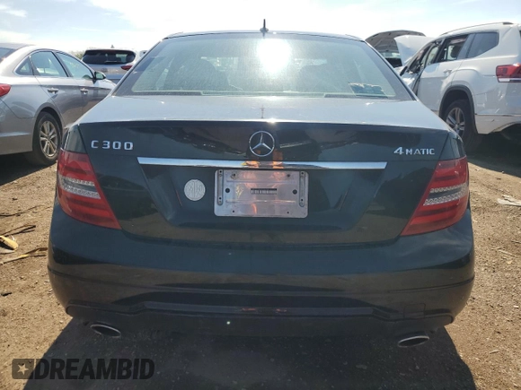 2013 Mercedes-Benz C 300 Sport z VIN WDDGF8AB9DR246774, wystawiony jako Copart lot #55808575 z przebiegiem Nie podano mil oraz Czysty tytuł • Clean title. Historia ofert i sprzedaży dostępna na DreamBid. Obrazek 6.