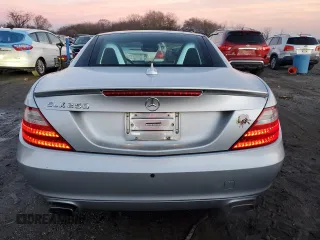 2013 Mercedes-Benz SLK 250 z VIN WDDPK4HA5DF059342, wystawiony jako Copart lot #85258764 z przebiegiem 184 782 mil mil oraz Szkoda całkowita • Salvage title. Historia ofert i sprzedaży dostępna na DreamBid. Obrazek 6.