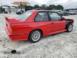 1990 BMW M3 z VIN WBSAK031XLAE33645, wystawiony jako Copart lot #69832174 z przebiegiem 174 343 mil mil oraz Szkody całkowita. Historia ofert i sprzedaży dostępna na DreamBid. Obrazek 3.