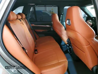 2018 BMW X5 M z VIN 5YMKT6C50J0Y84279, wystawiony jako Copart lot #45330495 z przebiegiem 41 745 mil mil oraz Szkoda całkowita • Salvage title. Historia ofert i sprzedaży dostępna na DreamBid. Obrazek 10.