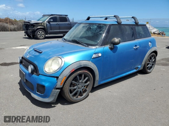 2008 MINI Hardtop S z VIN WMWMF73518TT86953, wystawiony jako Copart lot #67640615 z przebiegiem 107 513 mil mil oraz Czysty tytuł • Clean title. Historia ofert i sprzedaży dostępna na DreamBid. Obrazek 1.