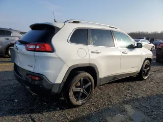 2016 Jeep Cherokee Altitude with VIN 1C4PJLCS4GW337000, listed as a Copart auction lot 43773955 with 134,996 mi miles and Salvage Title. Bid and sale history available at carsss.com. Image 3.