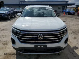 2024 Volkswagen Atlas SE with VIN 1V2KR2CA0RC551778, listed as a Copart auction lot 55583095 with 10,854 mi miles and Salvage title. Bid and sale history available at DreamBid. Image 5.