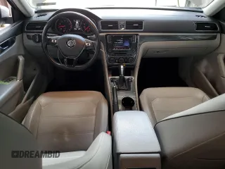 2016 Volkswagen Passat SE z VIN 1VWBT7A38GC024909, wystawiony jako Copart lot #56113765 z przebiegiem 30 096 mil mil oraz Szkoda całkowita • Salvage title. Historia ofert i sprzedaży dostępna na DreamBid. Obrazek 8.