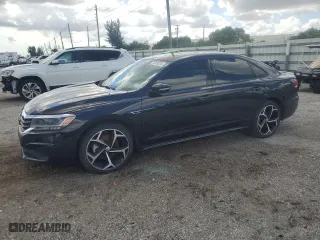 2021 Volkswagen Passat 2.0T R-Line with VIN 1VWMA7A31MC014703, listed as a Copart auction lot 75959334 with 35,201 mi miles and Salvage Title. Bid and sale history available at carsss.com. Image 1.