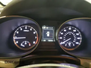 2017 Hyundai Santa Fe 2.4L z VIN 5NMZUDLB7HH027319, wystawiony jako Copart lot #58259575 z przebiegiem 114 812 mil mil oraz Szkoda całkowita • Salvage title. Historia ofert i sprzedaży dostępna na DreamBid. Obrazek 9.