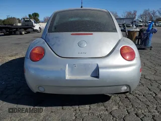 2005 Volkswagen Beetle with VIN 3VWCD31C25M409484, listed as a Copart auction lot 88151515 with 87,282 mi miles and Clean Title. Bid and sale history available at DreamBid. Image 6.