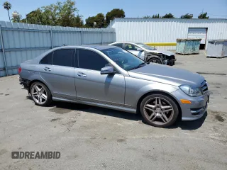 2014 Mercedes-Benz C 350 Sport с VIN WDDGF5HB3EA946049, выставлен на аукционе Copart как лот 64132535 с пробегом 122 937 миль миль и Списание • Salvage title. История ставок и продаж доступна на DreamBid. Изображение 4.