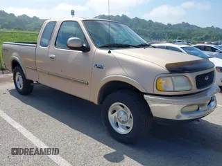 1997 Ford F-150 XL with VIN 1FTDX186XVNA97939, listed as a IAAI auction lot 42687622 with 222,789 mi miles and . Bid and sale history available at DreamBid. Image 1.