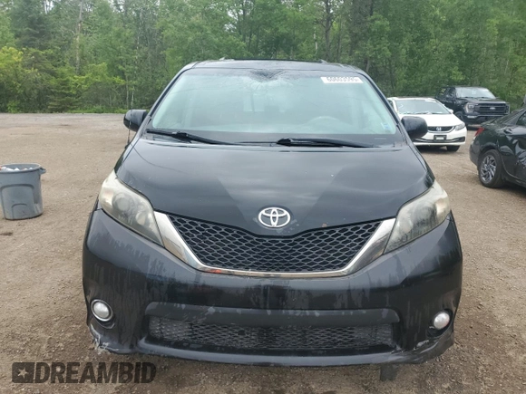 2012 Toyota Sienna SE z VIN 5TDXK3DC4CS200976, wystawiony jako Copart lot #60603595 z przebiegiem 264 300 mil mil oraz Czysty tytuł • Clean title. Historia ofert i sprzedaży dostępna na DreamBid. Obrazek 5.