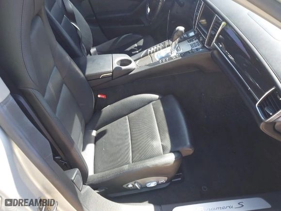 2014 Porsche Panamera S E-Hybrid with VIN WP0AD2A75EL044663, listed as a IAAI auction lot 41818381 with 44,194 mi miles. Bid and sale history available at carsss.com. Image 5.