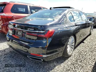 2021 BMW 7 Series 740i with VIN WBA7T2C09MCE58976, listed as a Copart auction lot 61863872 with 0 mi miles. Bid and sale history available at carsss.com. Image 4.