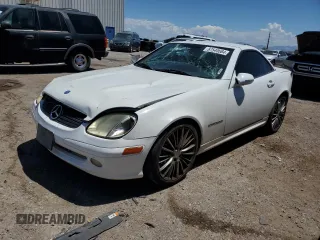 2001 Mercedes-Benz SLK-Class Kompressor with VIN WDBKK49F21F183545, listed as a Copart auction lot 67540684 with 197,405 mi miles and Salvage Title. Bid and sale history available at carsss.com. Image 1.