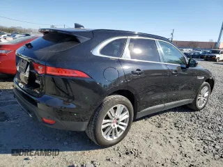 2018 Jaguar F-Pace 25t Prestige z VIN SADCK2FX3JA256060, wystawiony jako Copart lot #88575935 z przebiegiem 99 550 mil mil oraz Szkoda całkowita • Salvage title. Historia ofert i sprzedaży dostępna na DreamBid. Obrazek 3.