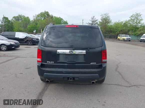 2011 Honda Pilot EX-L with VIN 5FNYF4H61BB078003, listed as a IAAI auction lot 42181724 with 327,236 mi miles and . Bid and sale history available at carsss.com. Image 16.