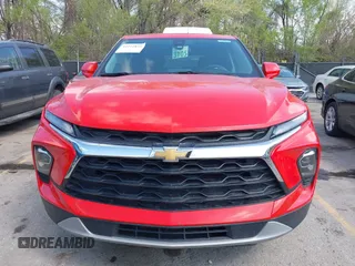 2023 Chevrolet Blazer LT z VIN 3GNKBCR44PS168938, wystawiony jako IAAI lot #42014810 z przebiegiem 59 931 mil mil oraz . Historia ofert i sprzedaży dostępna na DreamBid. Obrazek 6.