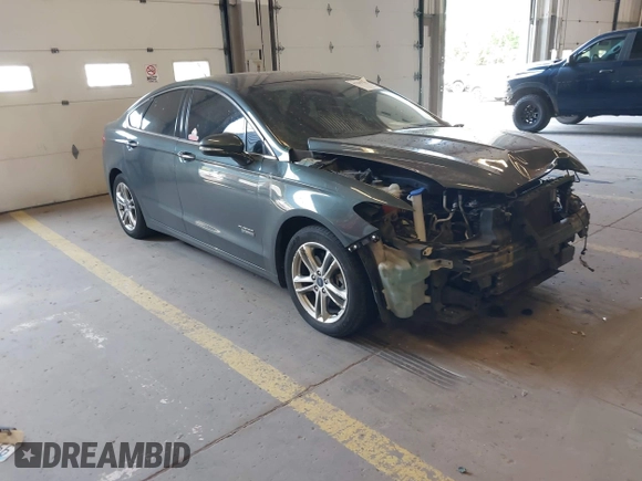 2016 Ford Fusion Titanium with VIN 3FA6P0SU4GR195865, listed as a IAAI auction lot 42203798 with 83,918 mi miles and . Bid and sale history available at DreamBid. Image 1.