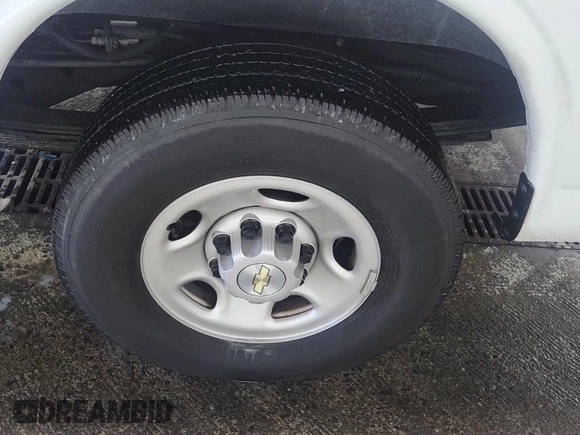 2022 Chevrolet Express Cargo with VIN 1GCWGAFP2N1261356, listed as a IAAI auction lot 42670346 with 63,269 mi miles and . Bid and sale history available at DreamBid. Image 18.