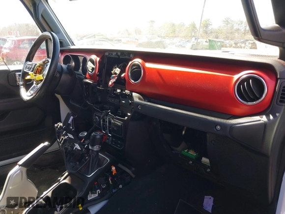 2020 Jeep Gladiator Rubicon with VIN 1C6JJTBG1LL181875, listed as a IAAI auction lot 41722037 with 51,037 mi miles and . Bid and sale history available at DreamBid. Image 5.