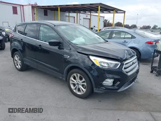 2017 Ford Escape SE z VIN 1FMCU0GD1HUE54901, wystawiony jako IAAI lot #42136166 z przebiegiem 58 379 mil mil oraz . Historia ofert i sprzedaży dostępna na DreamBid. Obrazek 1.
