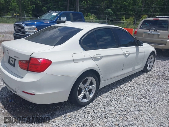 2013 BMW 3 Series 328i с VIN WBA3A5G59DNP23439, выставлен на аукционе IAAI как лот 42387526 с пробегом 178 524 миль миль и . История ставок и продаж доступна на DreamBid. Изображение 4.