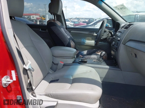 2009 Kia Borrego EX with VIN KNDJH741895030114, listed as a IAAI auction lot 42096787 with 160,062 mi miles. Bid and sale history available at carsss.com. Image 5.