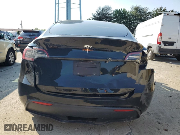 2024 Tesla Model Y z VIN 7SAYGDED7RF162680, wystawiony jako Copart lot #61991495 z przebiegiem Nie podano mil oraz Czysty tytuł • Clean title. Historia ofert i sprzedaży dostępna na DreamBid. Obrazek 6.