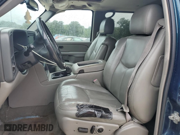 2005 Chevrolet Avalanche LS with VIN 3GNEC12Z95G145773, listed as a Copart auction lot 66265774 with 208,082 mi miles and Non Repairable. Bid and sale history available at carsss.com. Image 7.