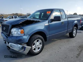 2004 Ford F-150 XL z VIN 1FTRF12W44NA77850, wystawiony jako Copart lot #52124375 z przebiegiem 175 402 mil mil oraz Szkody całkowita. Historia ofert i sprzedaży dostępna na DreamBid. Obrazek 1.