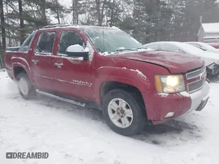 2007 Chevrolet Avalanche LTZ with VIN 3GNFK12387G224244, listed as a IAAI auction lot 41263088 with 200,831 mi miles. Bid and sale history available at carsss.com. Image 1.