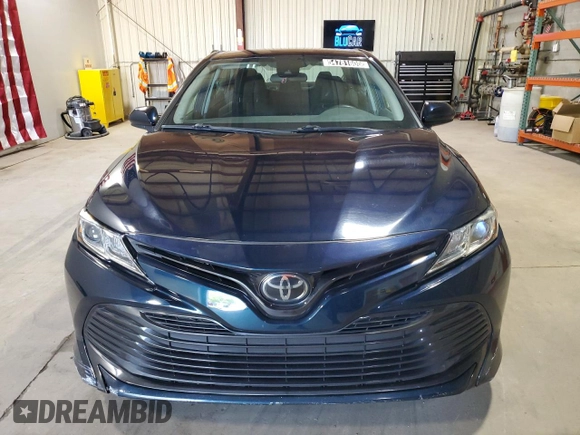 2020 Toyota Camry LE with VIN 4T1C11AK0LU899029, listed as a Copart auction lot 54781605 with 71,555 mi miles and Clean Title. Bid and sale history available at carsss.com. Image 5.