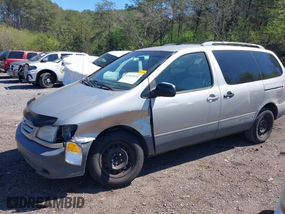 2002 Toyota Sienna CE with VIN 4T3ZF19C02U422910, listed as a IAAI auction lot 41815071 with 267,488 mi miles. Bid and sale history available at carsss.com. Image 6.