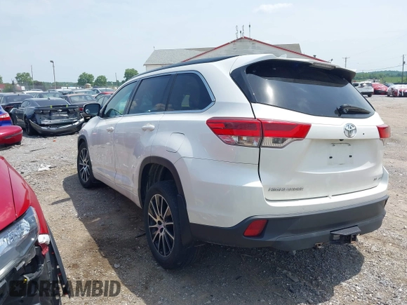 2018 Toyota Highlander SE z VIN 5TDJZRFH2JS547586, wystawiony jako IAAI lot #42219473 z przebiegiem 93 873 mil mil oraz . Historia ofert i sprzedaży dostępna na DreamBid. Obrazek 3.