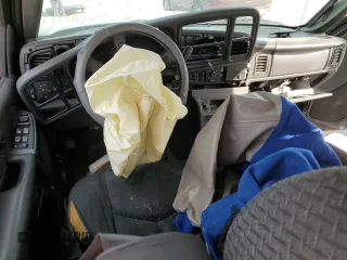 2003 Chevrolet Avalanche z VIN 3GNEC13T23G101945, wystawiony jako Copart lot #55500575 z przebiegiem Nie podano mil oraz Szkoda całkowita • Salvage title. Historia ofert i sprzedaży dostępna na DreamBid. Obrazek 8.