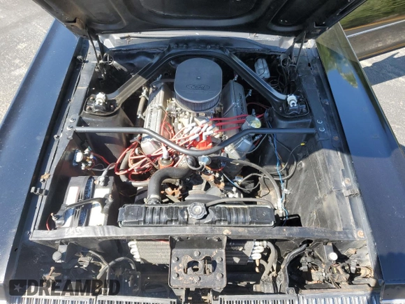 1967 Mercury Cougar z VIN 7F91C560655, wystawiony jako Copart lot #60170105 z przebiegiem 26 153 mil mil oraz Czysty tytuł • Clean title. Historia ofert i sprzedaży dostępna na DreamBid. Obrazek 11.