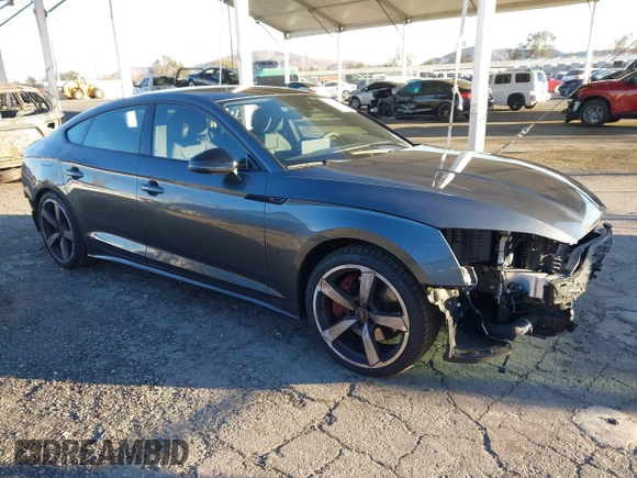 2024 Audi A5 Sportback S line Premium Plus z VIN WAUFACF53RA072231, wystawiony jako IAAI lot #41291343 z przebiegiem 2 089 mil mil oraz . Historia ofert i sprzedaży dostępna na DreamBid. Obrazek 1.