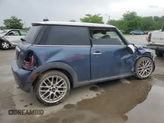 2010 MINI Hardtop with VIN WMWMF3C59ATZ28119, listed as a Copart auction lot 56213355 with 179,994 mi miles and Non Repairable. Bid and sale history available at DreamBid. Image 3.