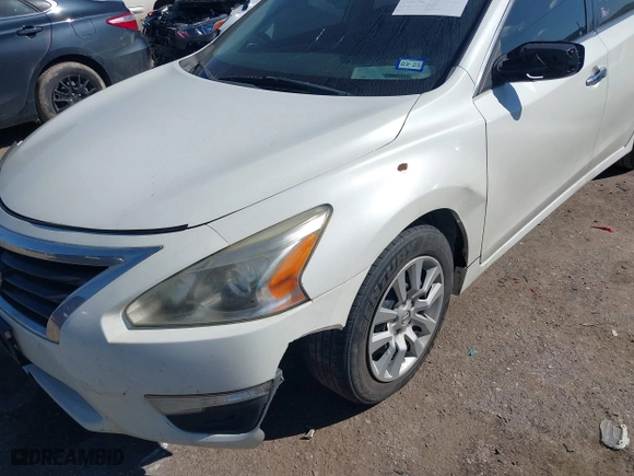 2013 Nissan Altima 2.5 SL with VIN 1N4AL3AP4DC116143, listed as a IAAI auction lot 41645370 with 183,804 mi miles. Bid and sale history available at carsss.com. Image 6.