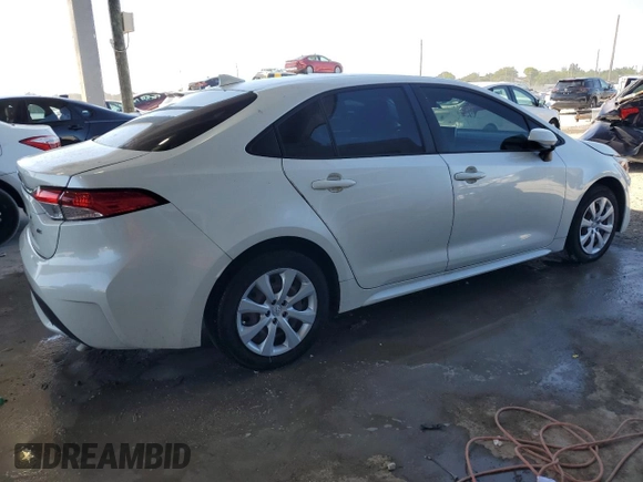 2020 Toyota Corolla LE with VIN JTDEPRAE6LJ084825, listed as a Copart auction lot 52334865 with 37,497 mi miles and Clean Title. Bid and sale history available at carsss.com. Image 3.