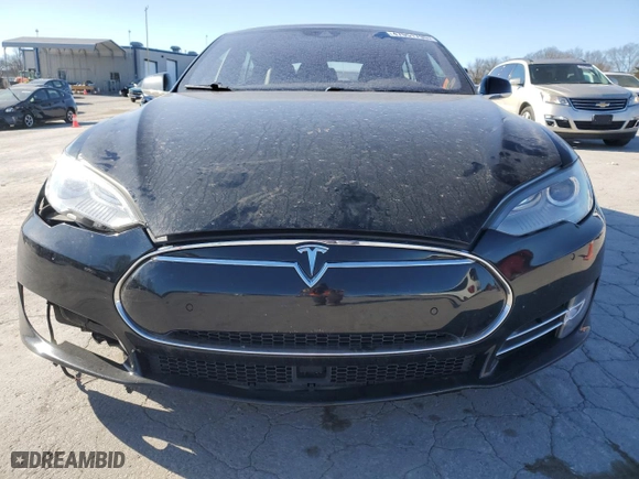 2015 Tesla Model S 85D with VIN 5YJSA1E27FF108261, listed as a Copart auction lot 47051795 with 133677 miles and Salvage Title. Bid and sale history available at carsss.com. Image 5.