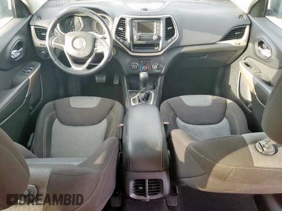 2018 Jeep Cherokee Latitude с VIN 1C4PJLCB2JD620255, выставлен на аукционе Copart как лот 62314325 с пробегом 72 798 миль миль и Списание • Salvage title. История ставок и продаж доступна на DreamBid. Изображение 8.