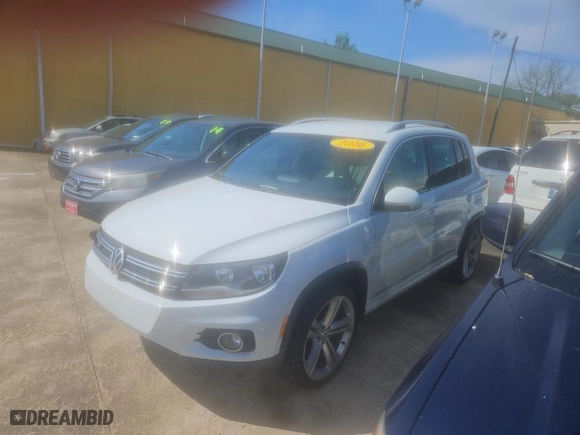 2016 Volkswagen Tiguan R-Line with VIN WVGAV7AX7GW088378, listed as a Copart auction lot 53963235 with 122,175 mi miles and Clean Title. Bid and sale history available at carsss.com. Image 2.