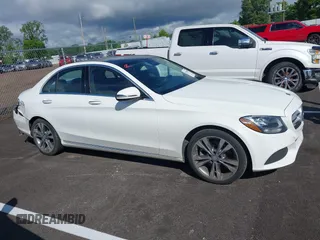 2016 Mercedes-Benz C 300 z VIN 55SWF4JB9GU150490, wystawiony jako IAAI lot #42343439 z przebiegiem 67 753 mil mil oraz . Historia ofert i sprzedaży dostępna na DreamBid. Obrazek 13.