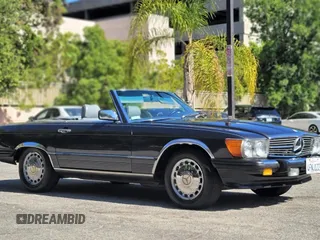 1988 Mercedes-Benz 560 560SL with VIN WDBBA48D1JA077345, listed as a Copart auction lot 79681234 with 87,690 mi miles and Clean Title. Bid and sale history available at carsss.com. Image 1.