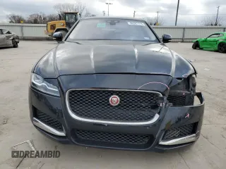 2017 Jaguar XF 35t Prestige with VIN SAJBE4BV6HCY30939, listed as a Copart auction lot 86361114 with 61,814 mi miles and Salvage Title. Bid and sale history available at carsss.com. Image 5.