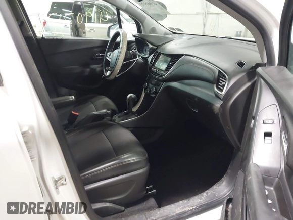 2018 Chevrolet Trax LT with VIN KL7CJPSB5JB546359, listed as a IAAI auction lot 41902129 with 66,498 mi miles. Bid and sale history available at carsss.com. Image 5.