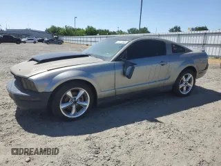 2008 Ford Mustang Deluxe z VIN 1ZVHT80N485150290, wystawiony jako Copart lot #57911985 z przebiegiem 217 296 mil mil oraz Szkoda całkowita • Salvage title. Historia ofert i sprzedaży dostępna na DreamBid. Obrazek 1.
