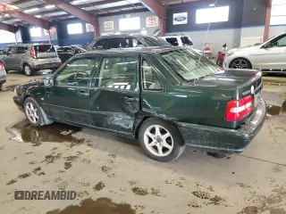 2000 Volvo S70 z VIN YV1LS61J0Y2668599, wystawiony jako Copart lot #43539515 z przebiegiem 114 638 mil mil oraz Szkody całkowita. Historia ofert i sprzedaży dostępna na DreamBid. Obrazek 2.