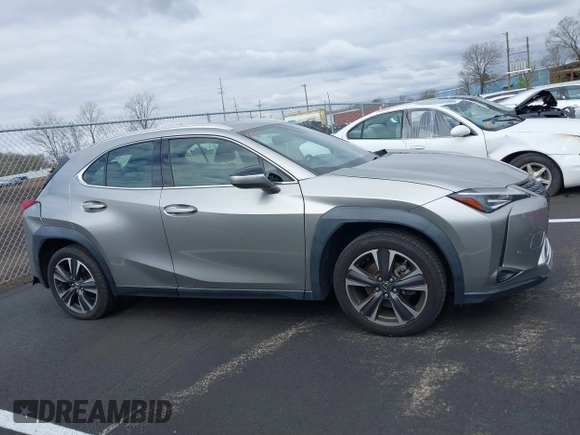 2020 Lexus UX with VIN JTHP3JBH5L2024624, listed as a IAAI auction lot 41826234 with 82,043 mi miles. Bid and sale history available at carsss.com. Image 13.