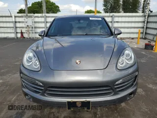 2012 Porsche Cayenne z VIN WP1AA2A23CLA06115, wystawiony jako Copart lot #57224365 z przebiegiem 162 578 mil mil oraz Szkody całkowita. Historia ofert i sprzedaży dostępna na DreamBid. Obrazek 5.